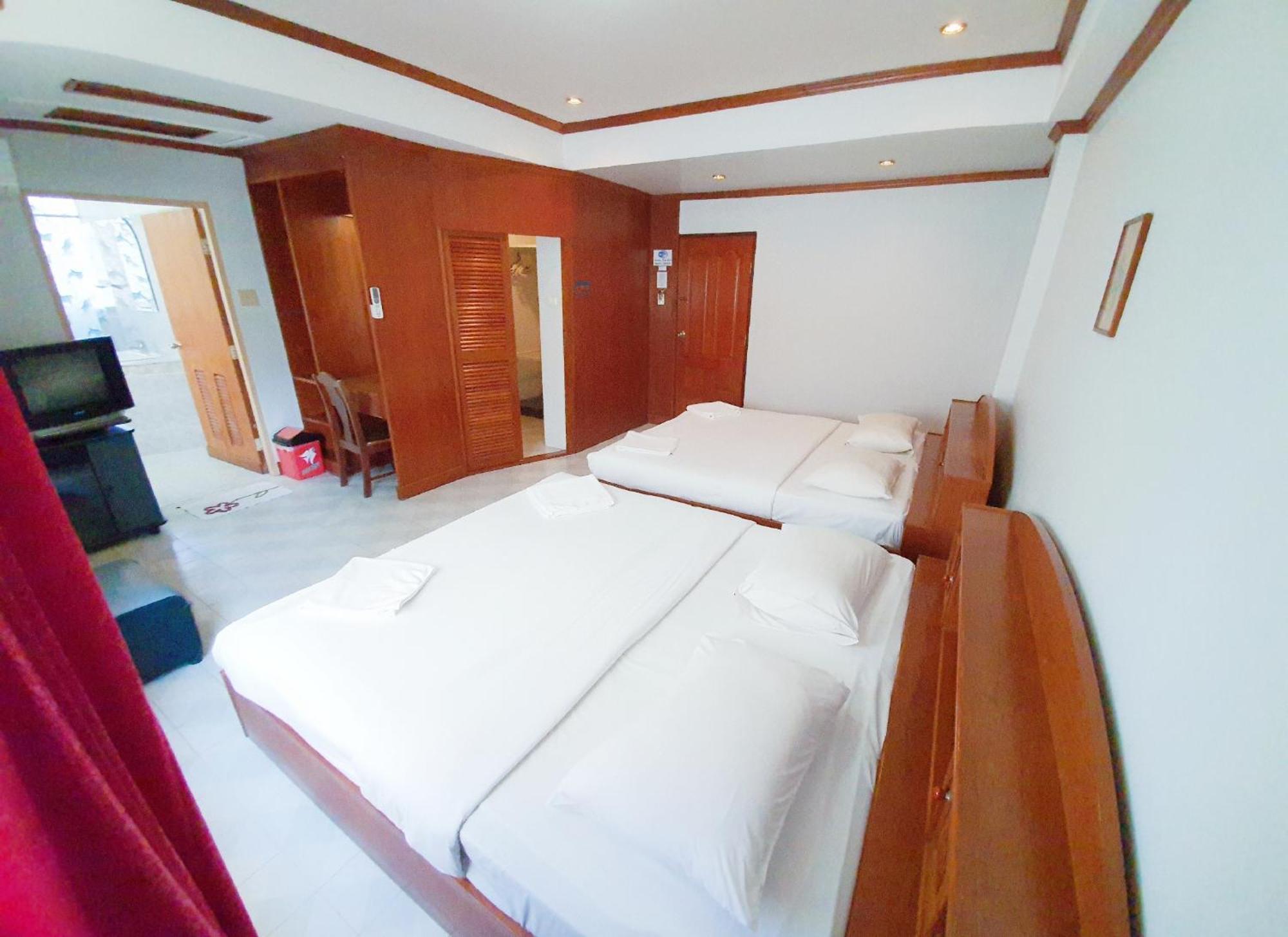 Break Point Hotel Patong Exterior foto