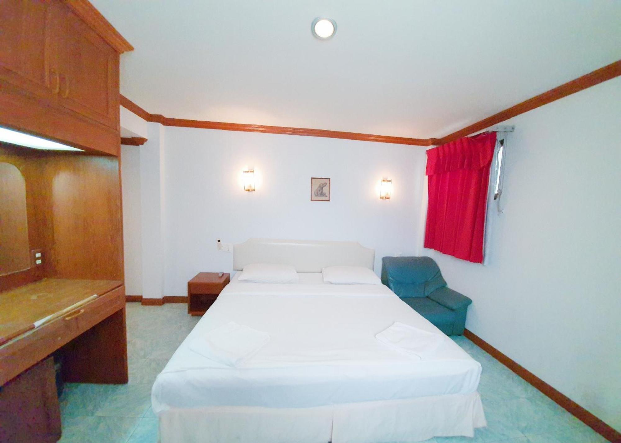 Break Point Hotel Patong Exterior foto